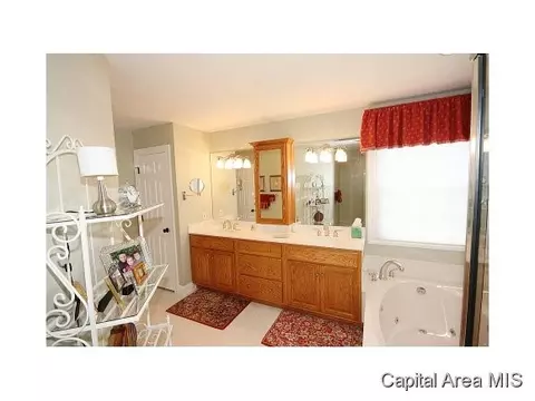 2621 Dickens Dr, Springfield, IL 62711 photo 13