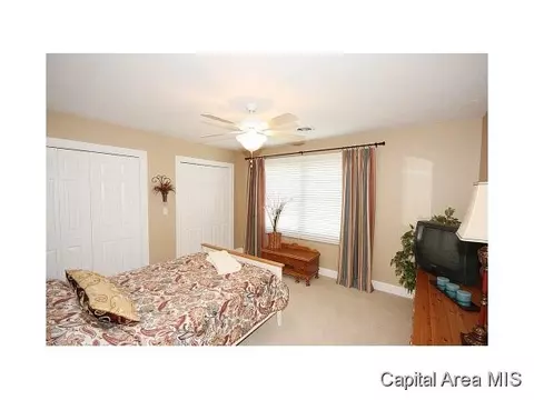 2621 Dickens Dr, Springfield, IL 62711 photo 15