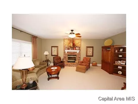 2621 Dickens Dr, Springfield, IL 62711 photo 6