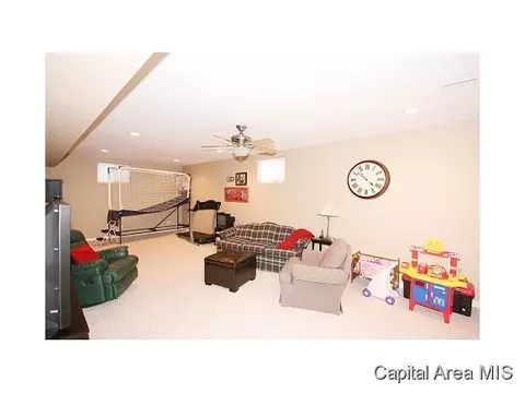 2621 Dickens Dr, Springfield, IL 62711 photo 19