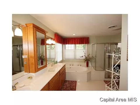 2621 Dickens Dr, Springfield, IL 62711 photo 14