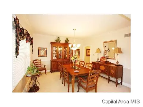 2621 Dickens Dr, Springfield, IL 62711 photo 10