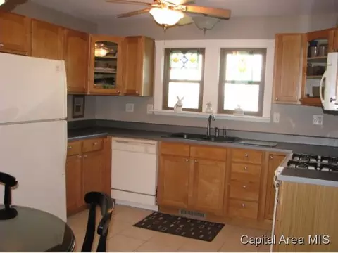 504 W Jackson, Athens, IL 62613 photo 8