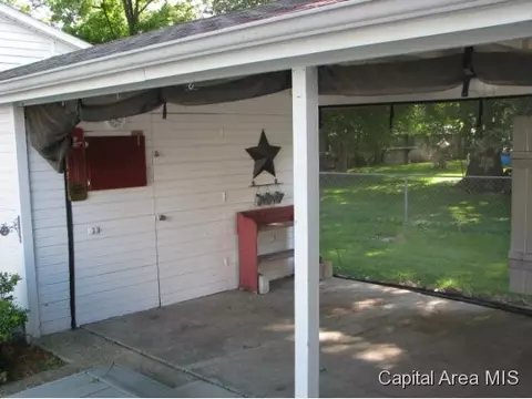 504 W Jackson, Athens, IL 62613 photo 3