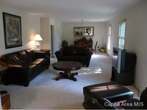 10 Glen Eagle Dr, Springfield, IL 62704 photo 3
