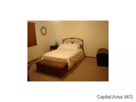 2405 Raleigh, Springfield, IL 62704 photo 8
