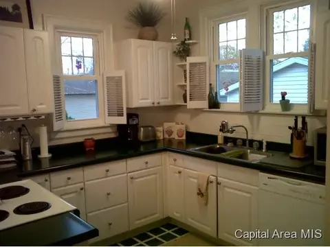 1624 S Douglas, Springfield, IL 62704 photo 9
