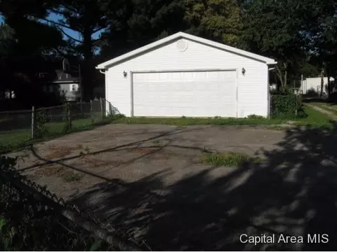 110 Elm, Thayer, IL 62689 photo 16