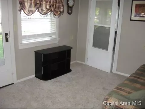 110 Elm, Thayer, IL 62689 photo 11