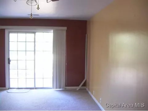 12 Sycamore Row, Springfield, IL 62702 photo 4