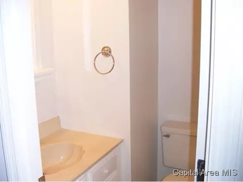 12 Sycamore Row, Springfield, IL 62702 photo 9