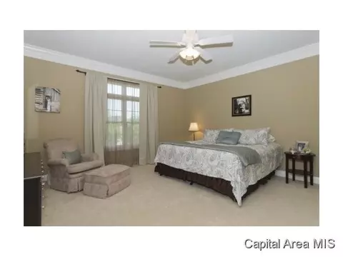 2405 Wimbledon, Springfield, IL 62704 photo 12