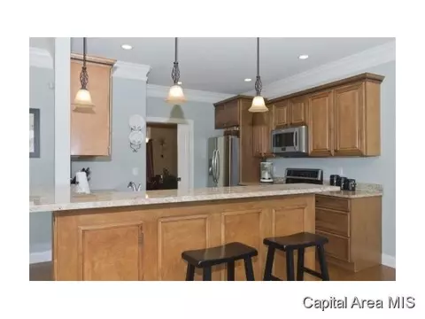 2405 Wimbledon, Springfield, IL 62704 photo 5