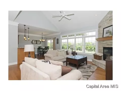 2405 Wimbledon, Springfield, IL 62704 photo 11