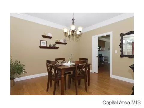 2405 Wimbledon, Springfield, IL 62704 photo 4