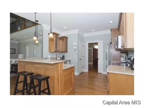 2405 Wimbledon, Springfield, IL 62704 photo 6