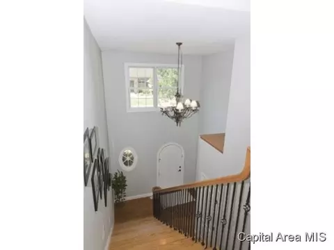 2405 Wimbledon, Springfield, IL 62704 photo 3