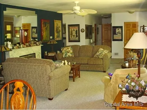 27 Wildwood, Springfield, IL 62704 photo 3