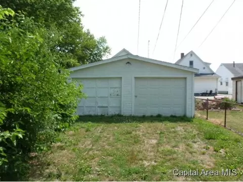 1145 N Walnut, Springfield, IL 62702 photo 3