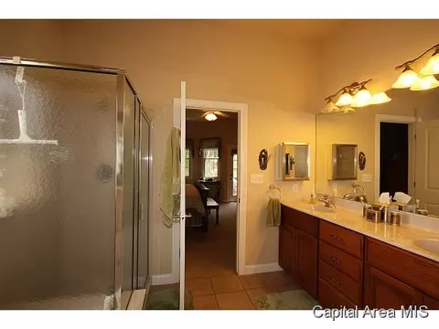 2708 Newcastle, Springfield, IL 62711 photo 14