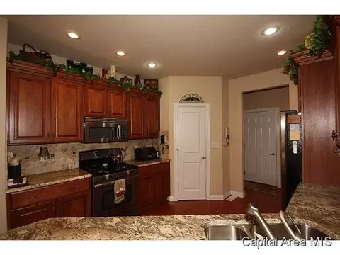 2708 Newcastle, Springfield, IL 62711 photo 8