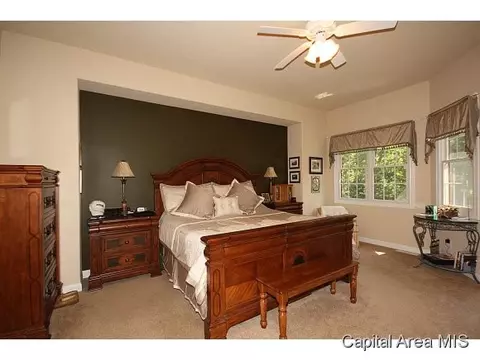2708 Newcastle, Springfield, IL 62711 photo 13