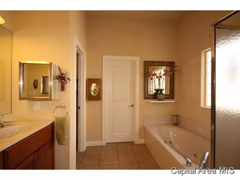 2708 Newcastle, Springfield, IL 62711 photo 15