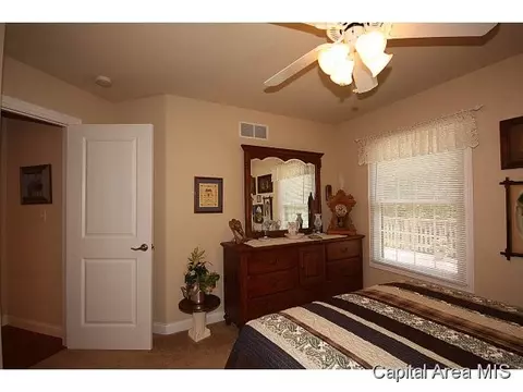 2708 Newcastle, Springfield, IL 62711 photo 17