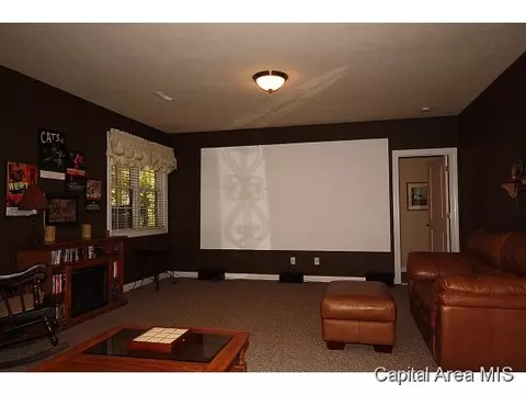 2708 Newcastle, Springfield, IL 62711 photo 21