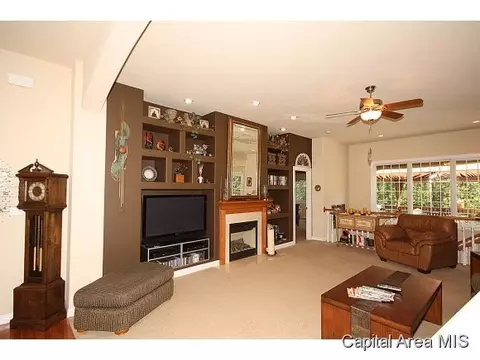 2708 Newcastle, Springfield, IL 62711 photo 5