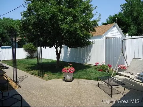 2441 S 6th, Springfield, IL 62703 photo 4