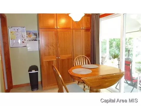 2069 Faringdon, Springfield, IL 62702 photo 3
