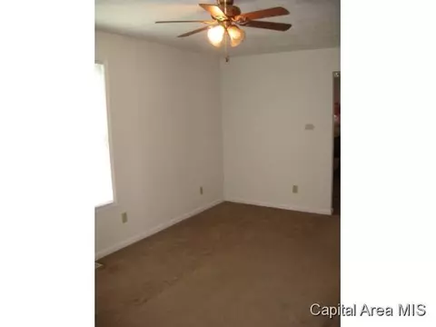 2431 S 10th, Springfield, IL 62703 photo 5