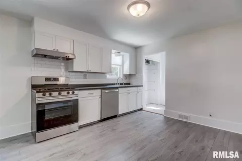 1424 N 4th St, Springfield, IL 62702 photo 9