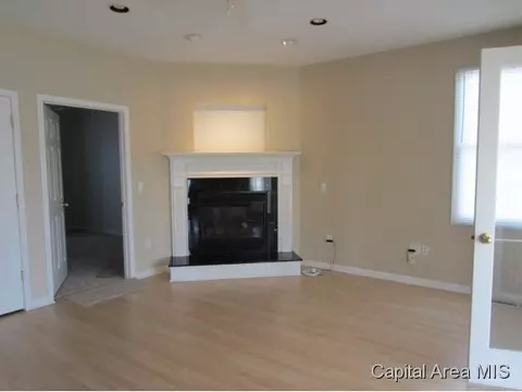 2020 Halifax, Springfield, IL 62703 photo 2