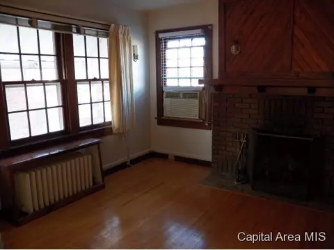 416 Broad Pl, Springfield, IL 62703 photo 2
