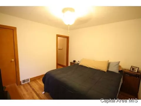 2216 S 10th, Springfield, IL 62703 photo 14