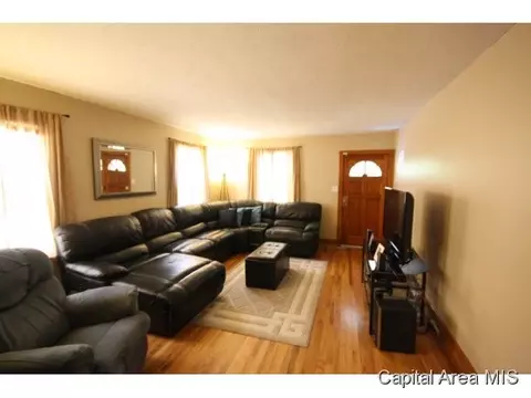 2216 S 10th, Springfield, IL 62703 photo 3