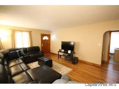 2216 S 10th, Springfield, IL 62703 photo 4