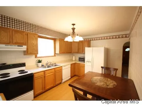 2216 S 10th, Springfield, IL 62703 photo 8