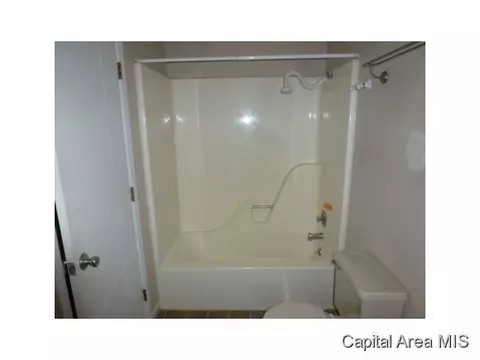 2704 Mead Dr, Springfield, IL 62707 photo 14