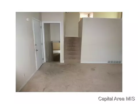 2704 Mead Dr, Springfield, IL 62707 photo 5