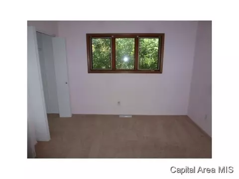 2704 Mead Dr, Springfield, IL 62707 photo 10
