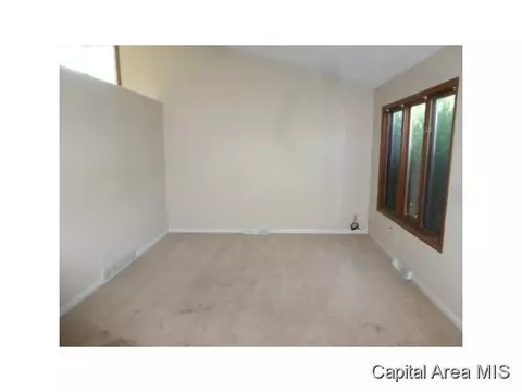 2704 Mead Dr, Springfield, IL 62707 photo 4