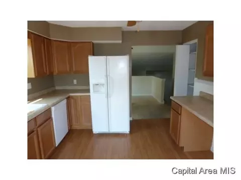 2704 Mead Dr, Springfield, IL 62707 photo 8