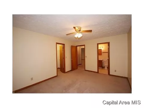 2402 Checkerberry Ln, Springfield, IL 62711 photo 10