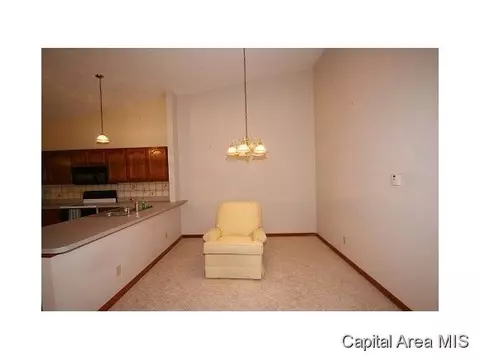 2402 Checkerberry Ln, Springfield, IL 62711 photo 6
