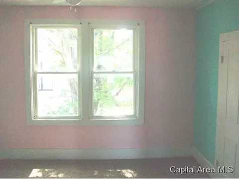 314 E 4th St, Beardstown, IL 62618 photo 8