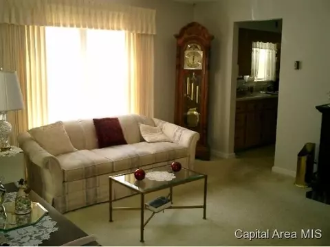 2441 Yale Blvd, Springfield, IL 62703 photo 2