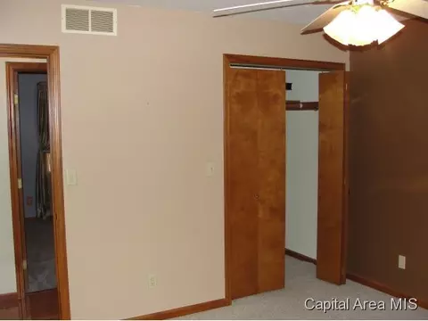 100 Walnut Valley Dr, Springfield, IL 62707 photo 15